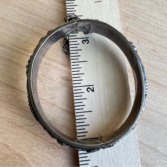 Vintage Art Nouveau Flowers Repousse 925 Sterling Silver hinged bangle bracelet - Picture 9 of 13